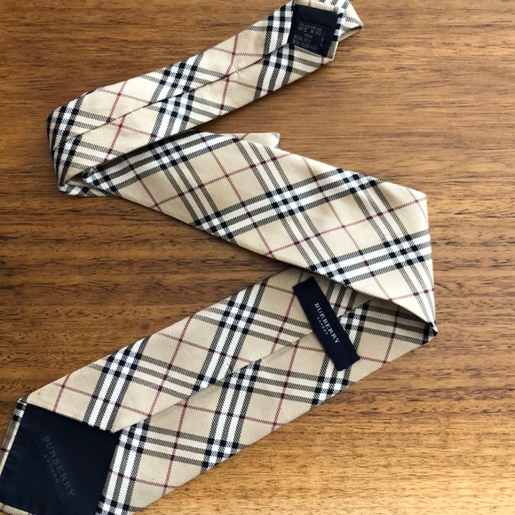 Burberry tie - vintage print - Picture 2 of 3